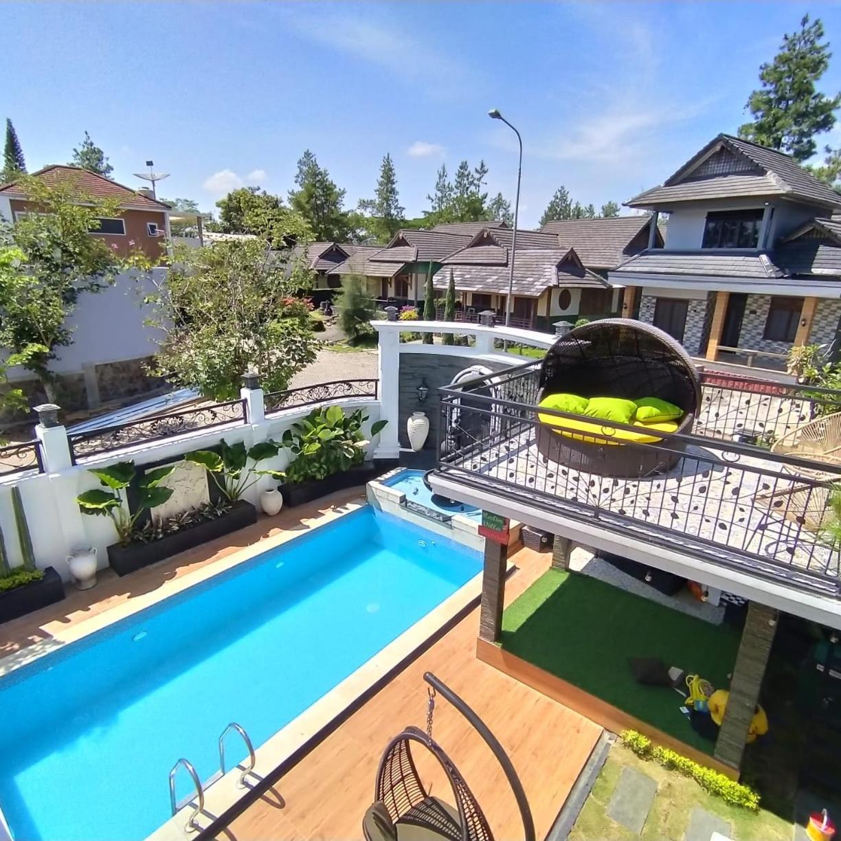 Villa Kota Bunga Malini 7 Cinengangirang 외부 사진